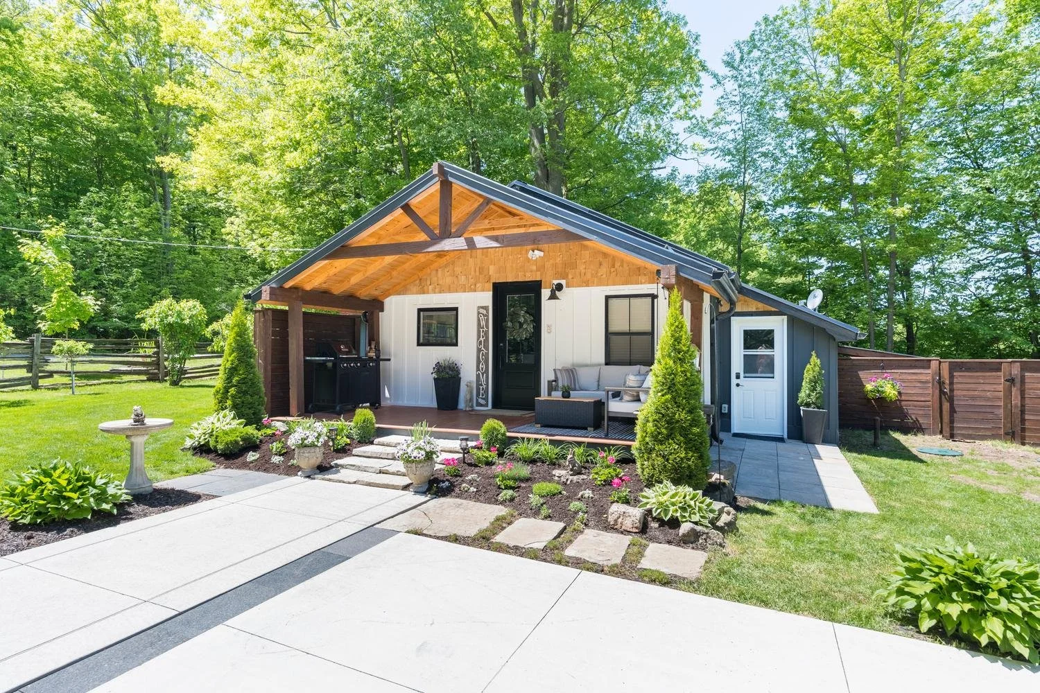 009-046-Front of Home-1500x1000.jpg