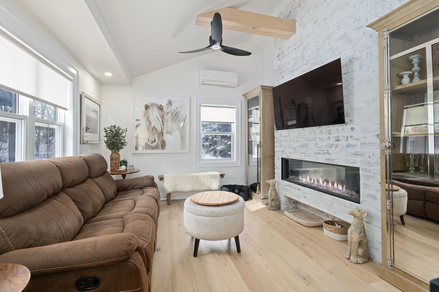 020-009-Living Room-1500x1000.jpg