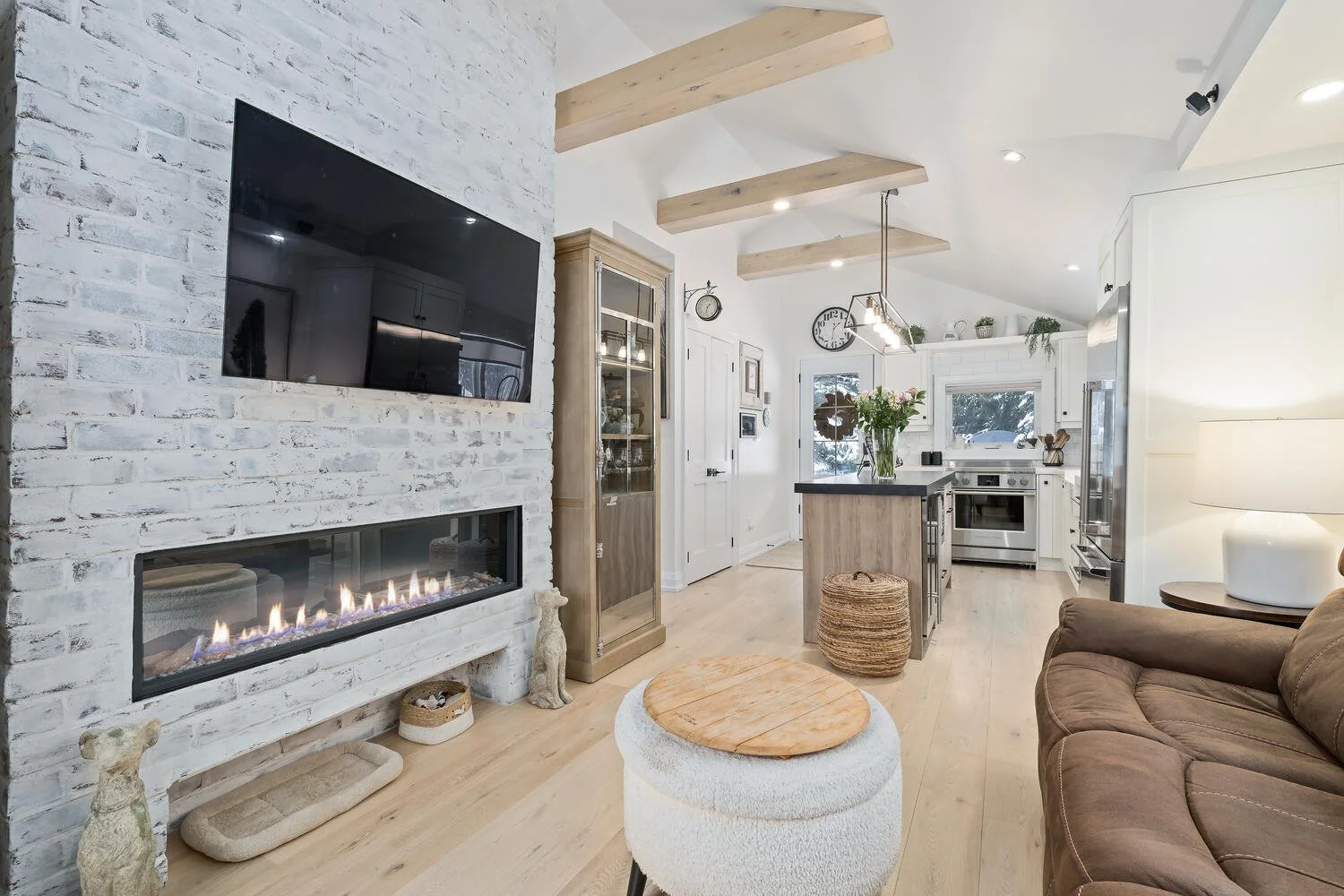 022-008-Living Room-1500x1000.jpg