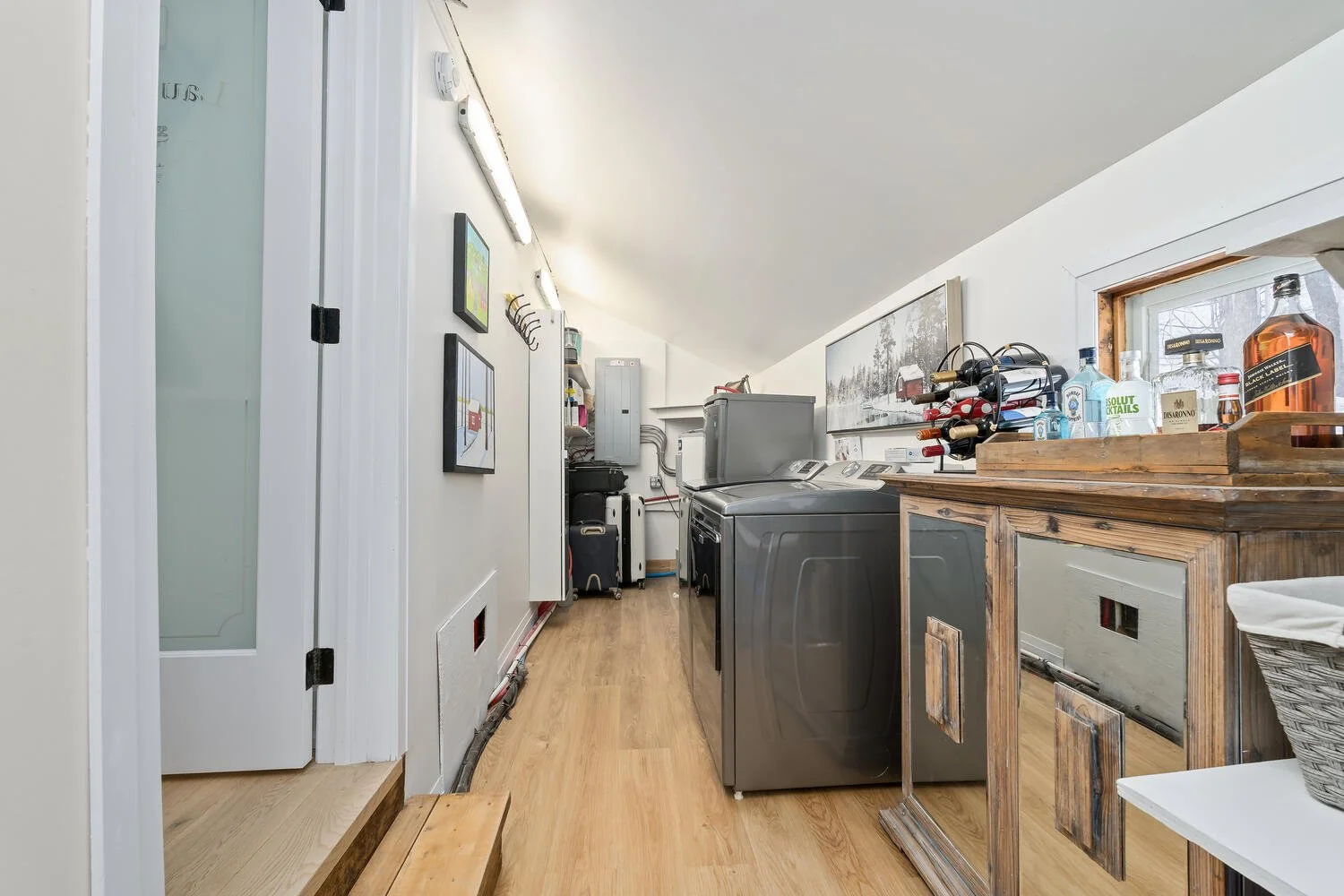 027-018-Laundry Room-1500x1000.jpg