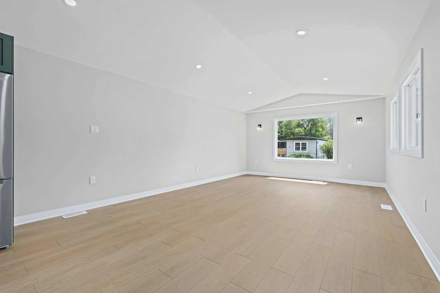 018-016-LivingDining Room-1500x1000.jpg