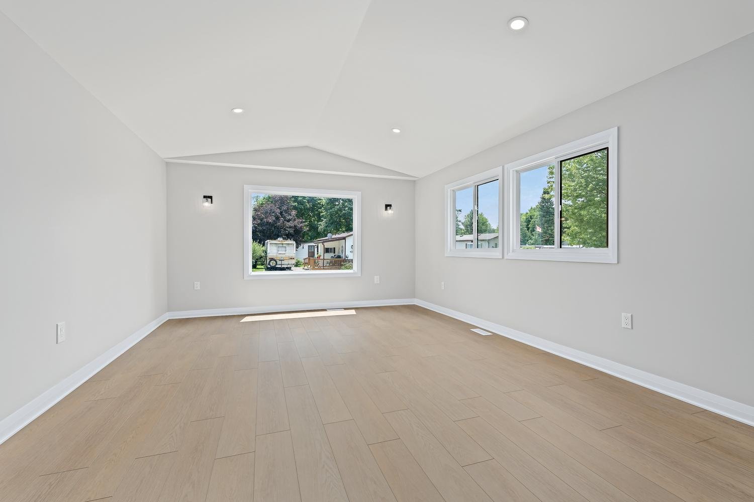 019-012-LivingDining Room-1500x1000.jpg