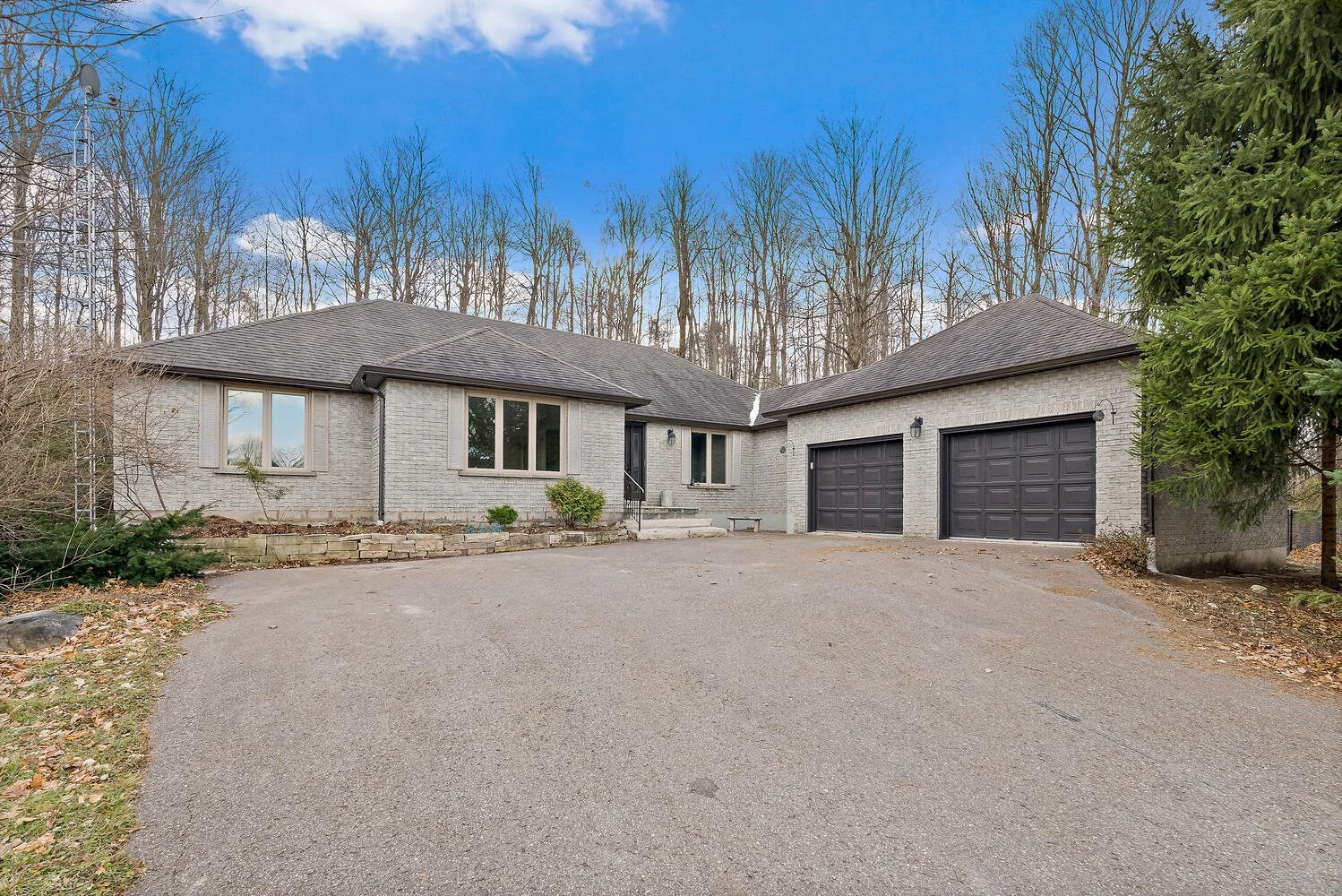 16 Patrick Dr Erin ON N0B 1T0-large-002-018-Front of Home-1499x1000-72dpi.jpg