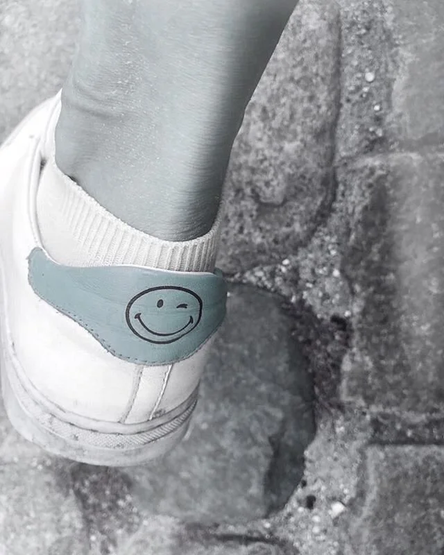 Smile and the world smiles back... 😁

So many hearts called for movement and meditation classes to be opening again 😁

Yay!
Alongside so many others I smile too 🤗☀️
Yay! 
for starting up again and being in the same room with wonderful people sharing this living somatic Inquiry to awaken aliveness and deepening our inner silence ☀️
Yay!
So looking forward to opening shorter classes over the summer, and later my weekly ongoing session by the end of August - in Copenhagen Wednesdays @bevaegelsesvaerkstedet Christianshavn, and Thursday&rsquo;s  @ayayoga.dk Islandsbrygge
☀️ 🦋 ☀️ Keep an eye on my website 😁
.
.
.
.
.
. #yoga#yogi#continuum#continuummovement#fascia#fascialrelease#meditation#workshop#movement#therapy#breathe#follow#likes#meditate#smile#sun#anyahindmarch#smiley#summer#islandsbrygge#alive#world#worldsmiling#christianshavn#danmark#smil#glad#danmark