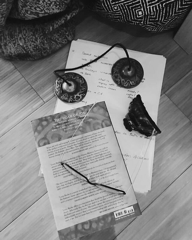 THE ROAR OF JOY

that set the worlds in motion

is reverberating in your body

and the space between all bodies

Beloved - Listen

The Radient Sutras 🙏🧡
.
Preparing for the new season in Awakening the Senses...
.
Feeding sound into the body &bull; 
Nourishing every nerve &bull; 
strengthening bones with Vibration &bull; 
Ecstatic undulating awaits you ... 🐬🧡☀️
.
.
.
.
.

#yoga#yogi#continuum#continuummovement#fascia#fascialrelease#meditation#workshop#movement#therapy#breathe#follow#likes#meditate#meditatedaily#yogaworkshop#breathing#fascialflow#love#inrelation#living#livingenquiry#relation#motion#book#quote#sunday