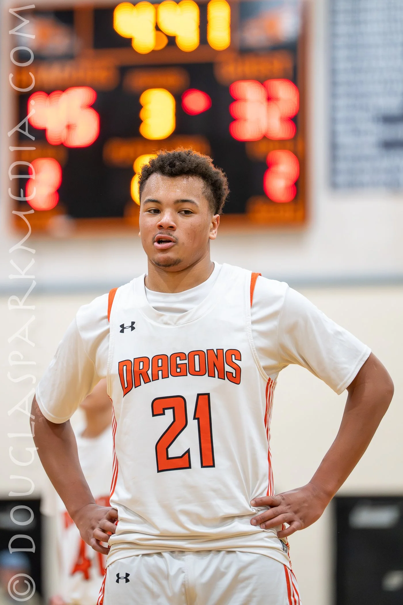 Kid with camera-36.jpg