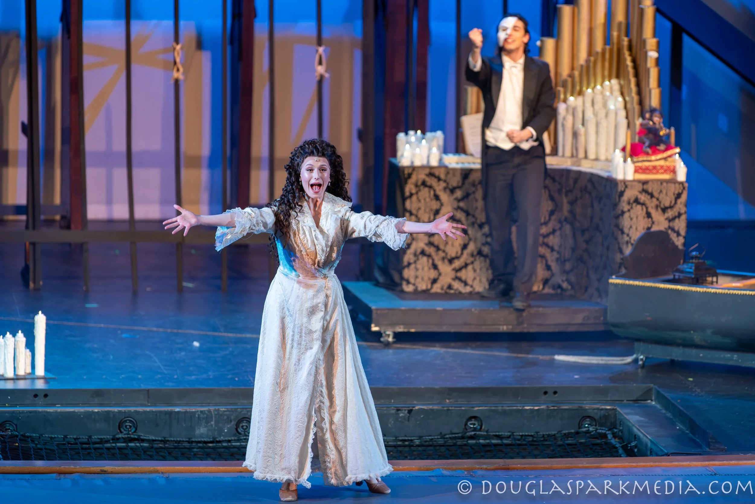 Phantom makes C sing show-4.jpg