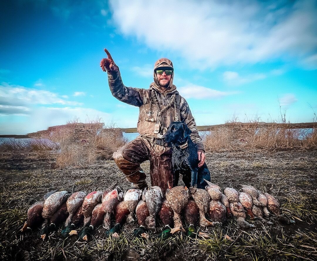 From the one and only, @dustin_hunts! What a haul! How long would it take you took cook and eat all those waterfowl? 🪶 🐕

#SportsmansPride #FieldMaster #WaterFowl