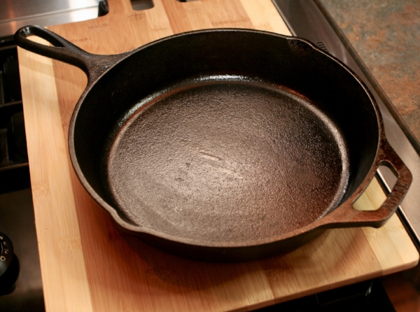 A beautiful Lodge 10 inch seasoned skillet!
