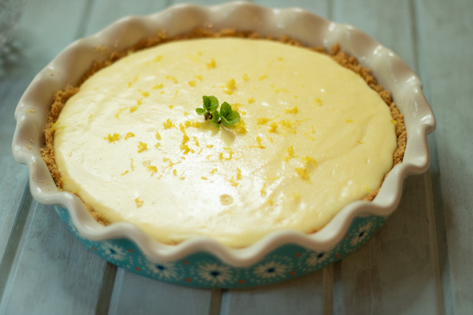  Creamy Lemon Icebox Pie 