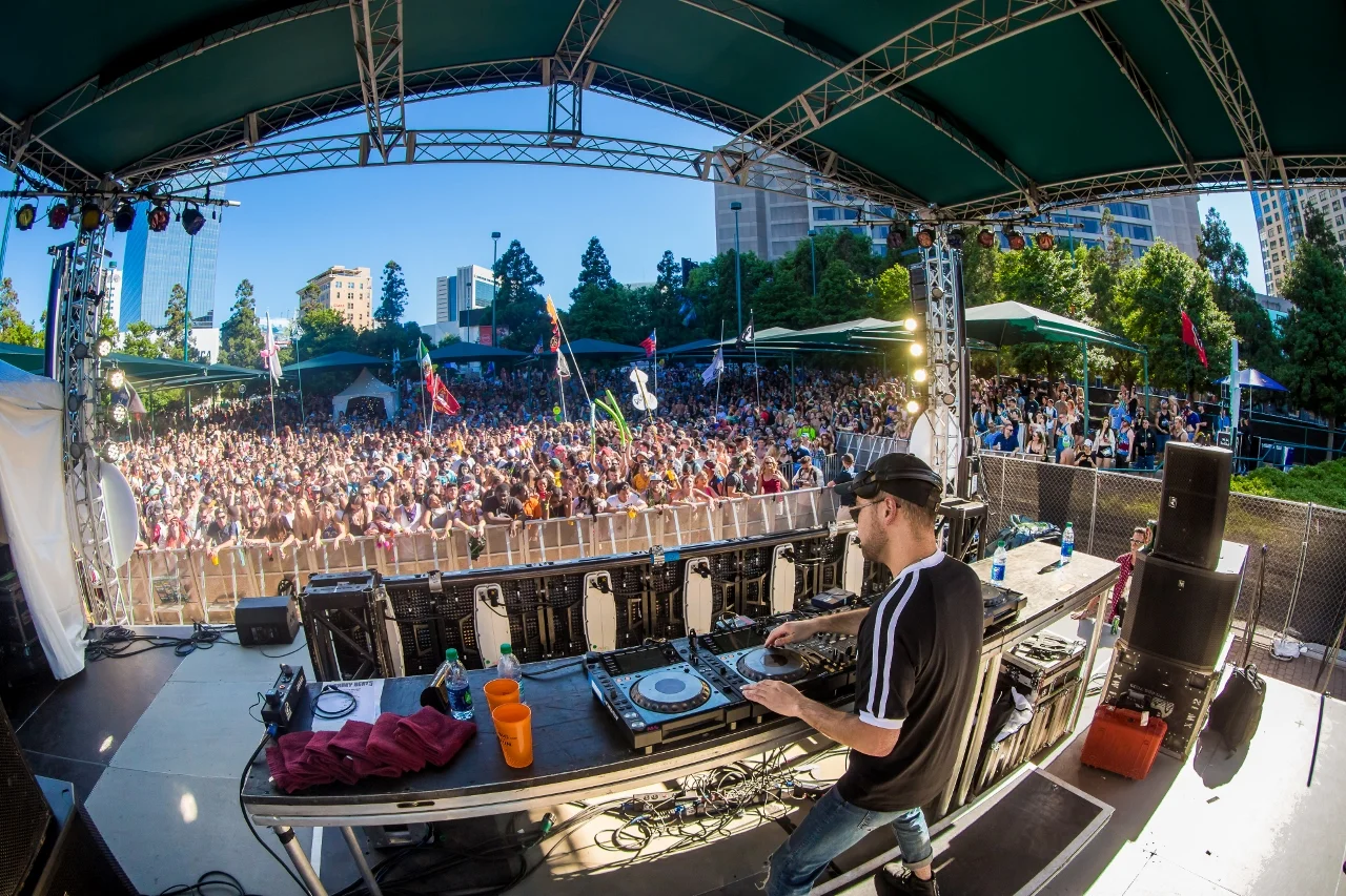 Grandtheft_SHAKYBEATS2017_0507_173349-6F7A4893_DVP-copy-2-1280x853.jpg