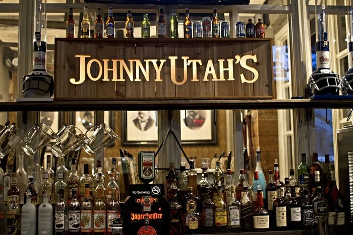the bar(1).jpg