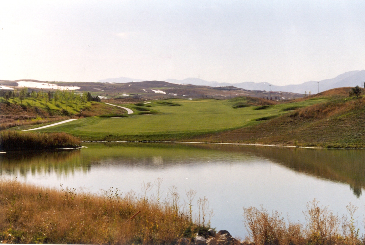 Interlocken 31 - Golf course with pond.jpg