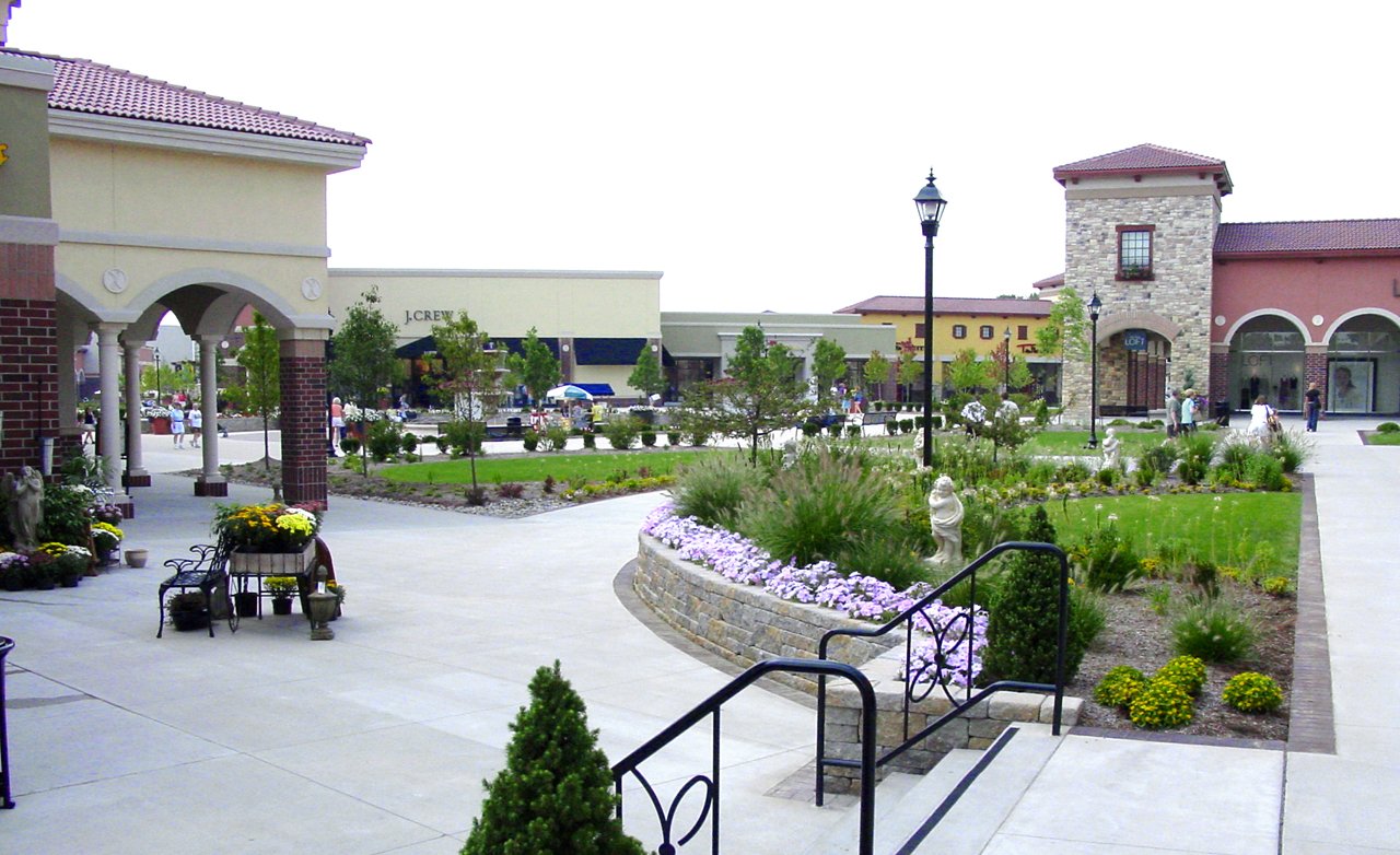 EAST - Jefferson Pointe Shopping Center_2.jpg