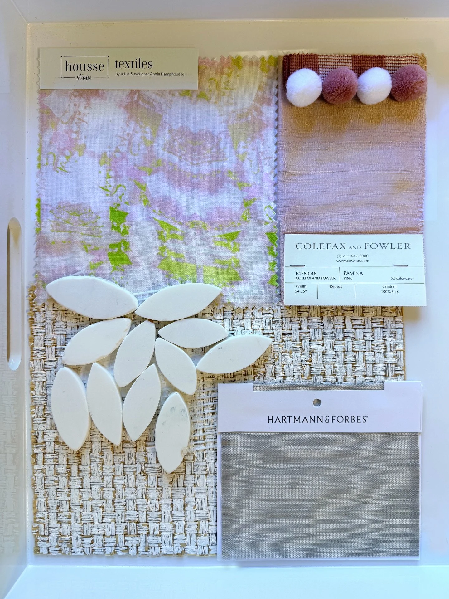 A dreamy scheme by @diane.torrisi.designs, with my Impressions in pink and green&mdash;setting the mood for a soft, soothing space. Perfect for a powder room or a young girl&rsquo;s room.
&hellip;
Offered in wallpaper and fabric, with custom repeat o