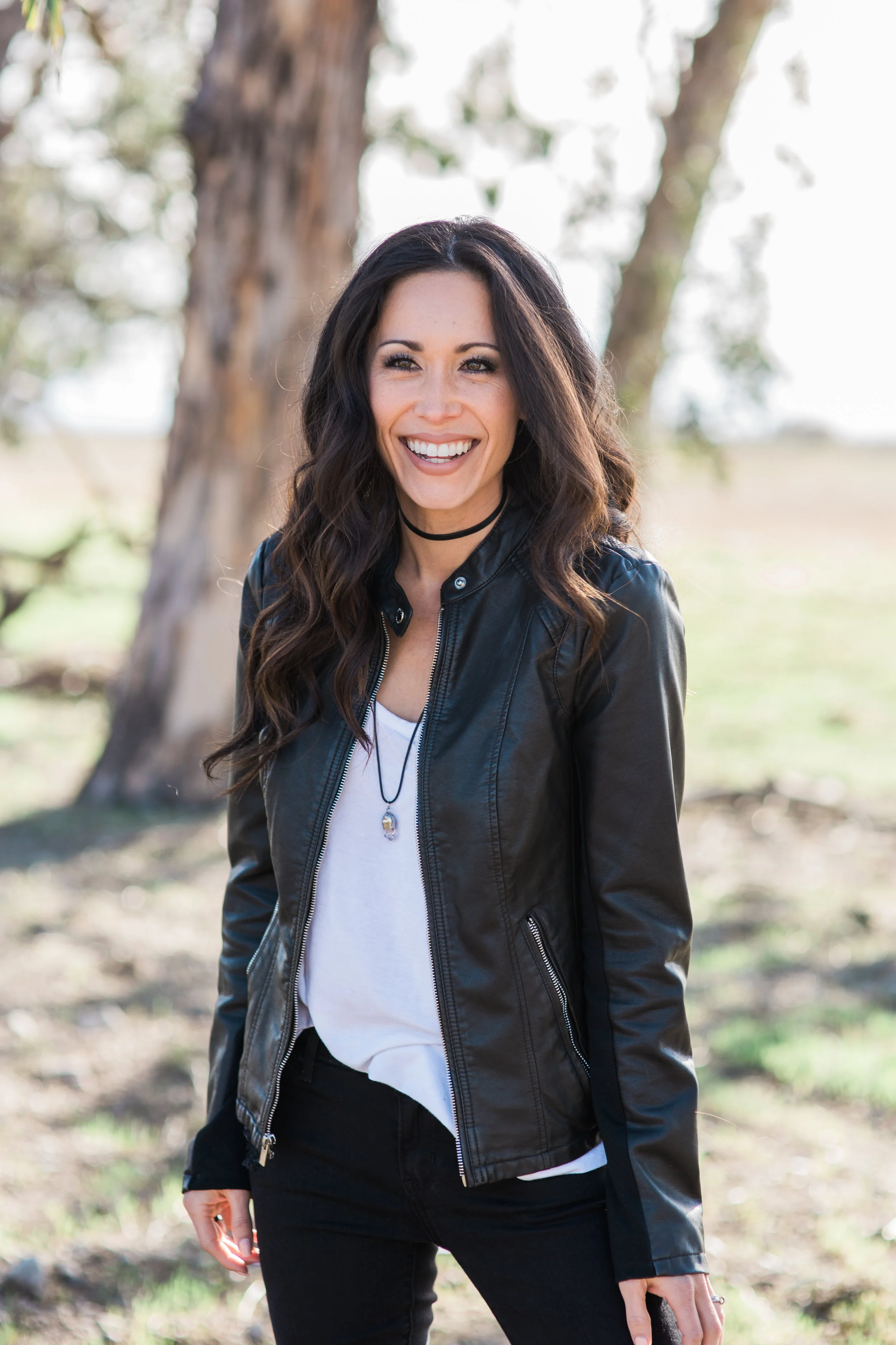 Bio: Hi, I'm Ashley! I'm a wife, mom, and debtor to grace seeking to pay it forward. I love community so join me on this crazy journey of doing life together, the good, the bad, and the ugly. My life is far from perfect, but it is real, so I hope you find encouragement no matter where you are on your own journey. My life in squares: www.instagram.com/everydayashleyj/ Website: www.reverbfaith.com 