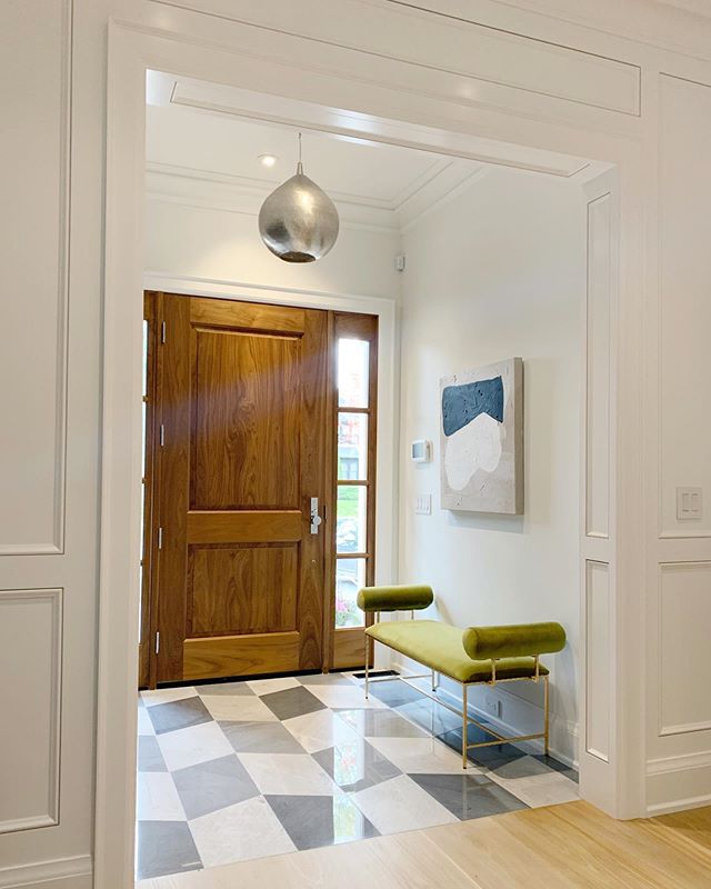 making an entrance.. our finished foyer at our Kingsway new built #robynmadelineinteriors