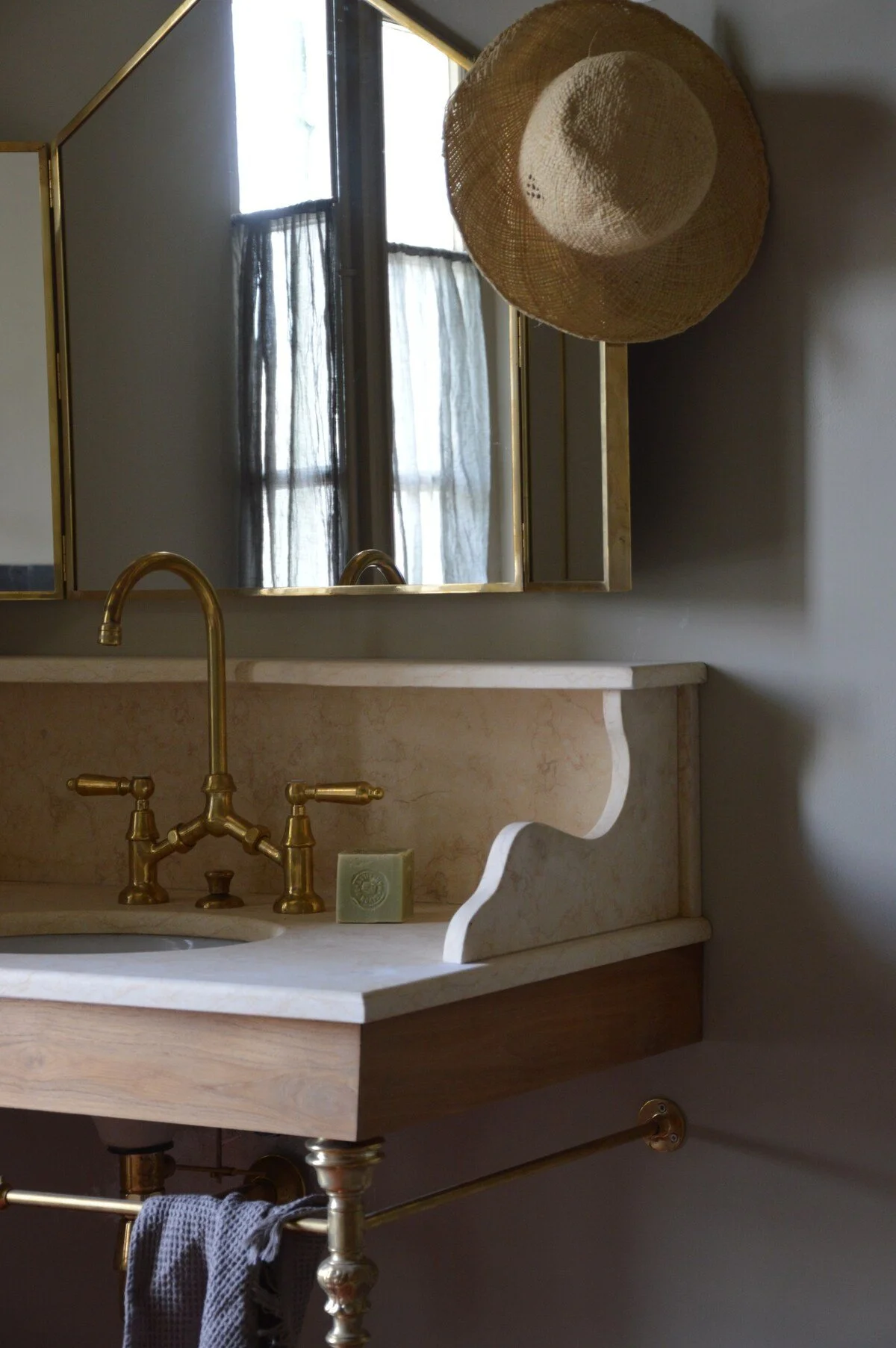 L'Isle-Sur-La-Sorgue Airbnb Sleeps 7 Provence