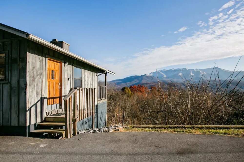 gatlinburg-airbnb-mountain-views-cabin