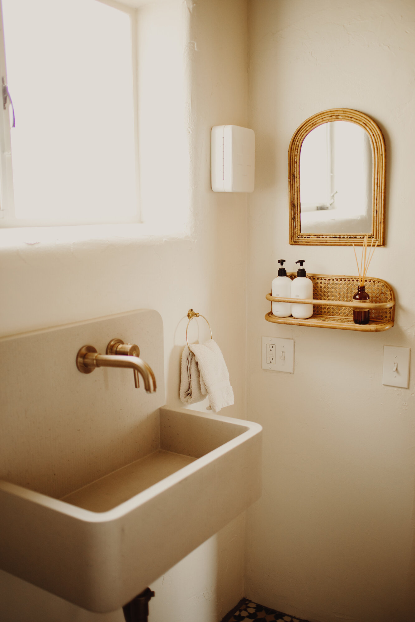 agave-suite-bathroom-jthtucson-airbnb