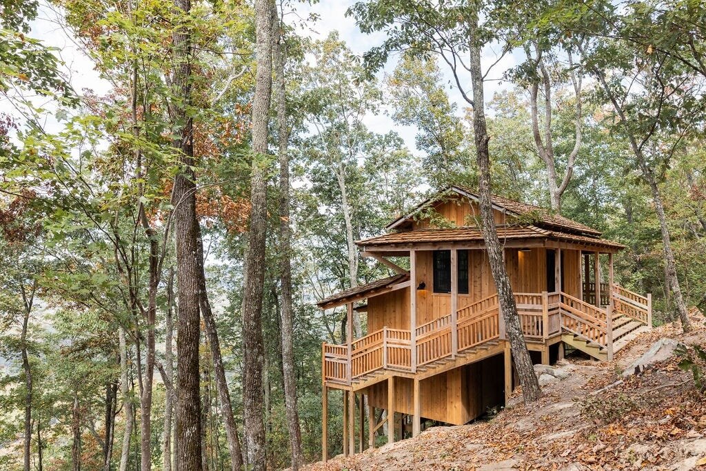 Tiny Tree House Airbnb Rental Near Chattanooga Tennessee