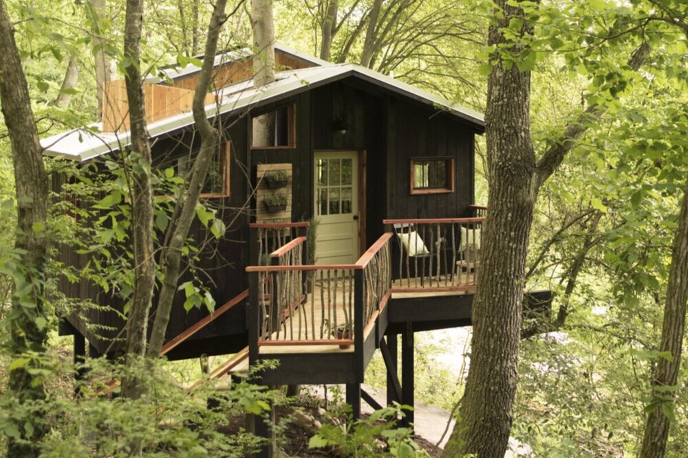 Tiny Treehouse Airbnb Rental Near Chattanooga Tennessee