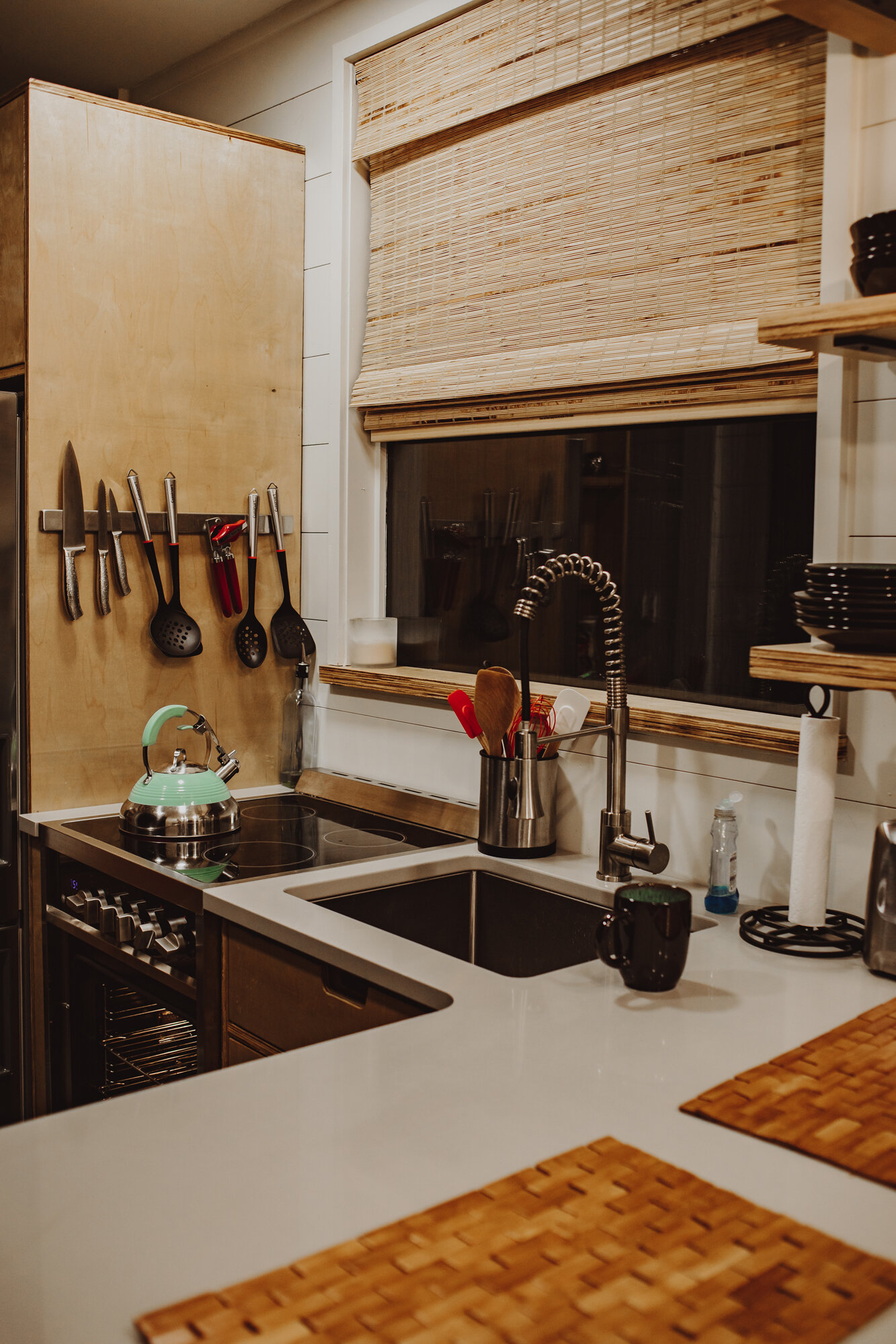 sink-in-kitchen-shipping-container-airbnb