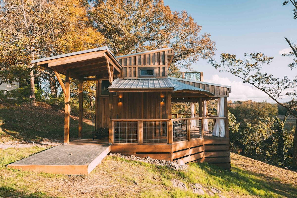 tiny-house-cabin-gatlinburg-tennessee-airbnb