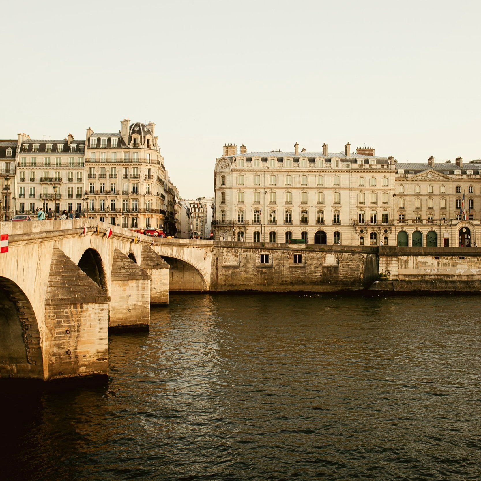 paris-france-travel-guide-river-seine