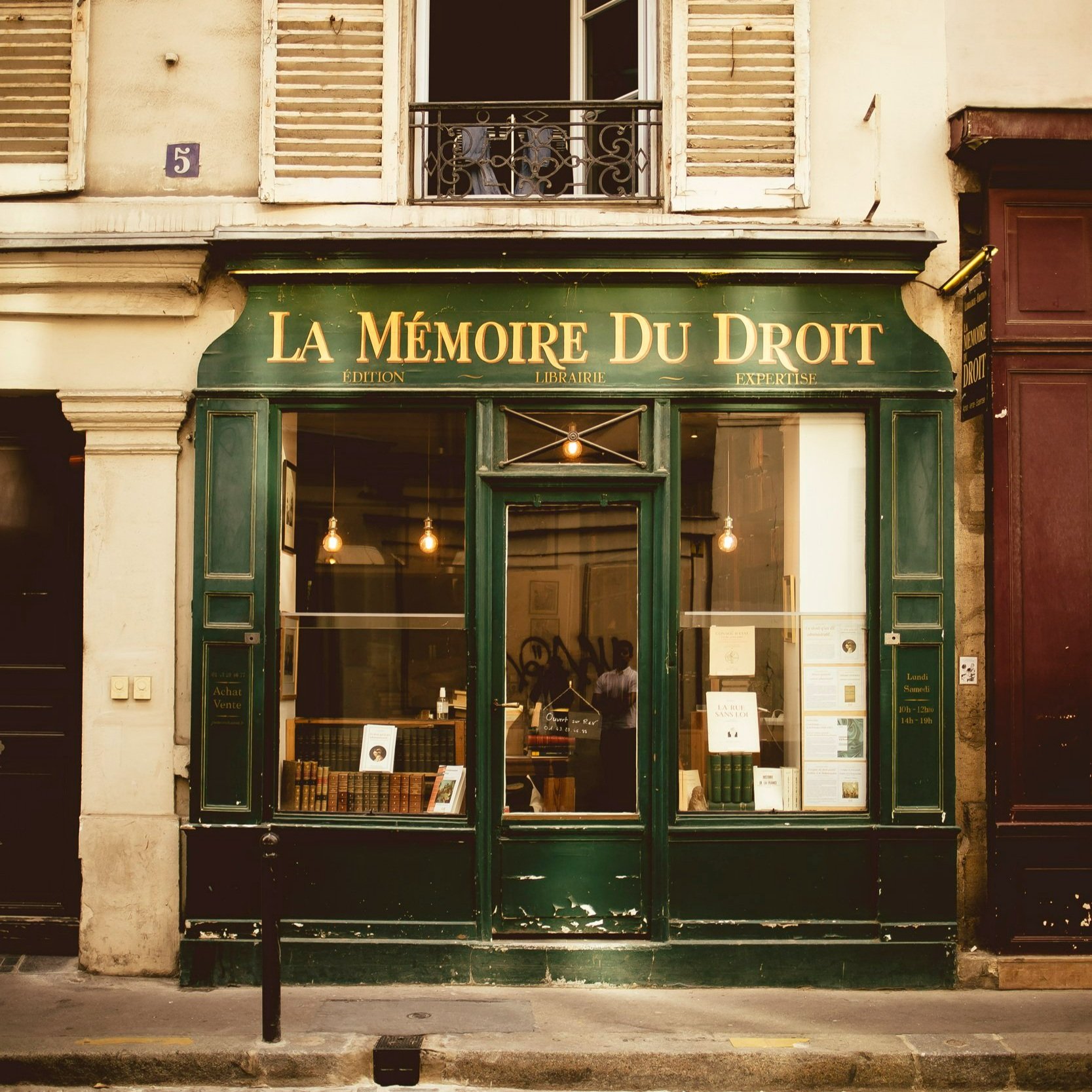 bookstore-paris-france-travel-guide