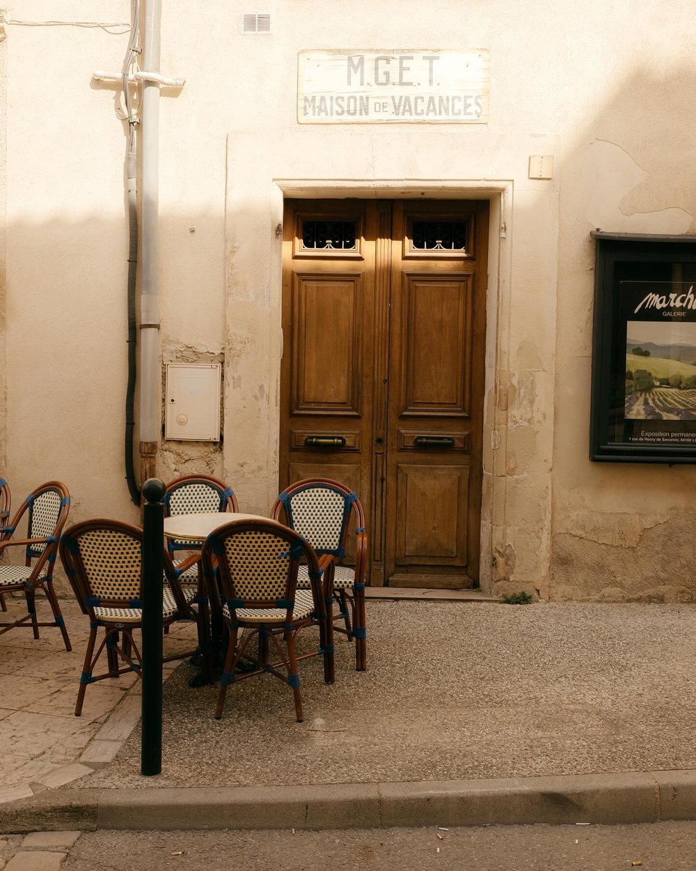 From our recent mid-March trip to Provence: a lunch stop in our favorite village in the Luberon, Lourmarin.