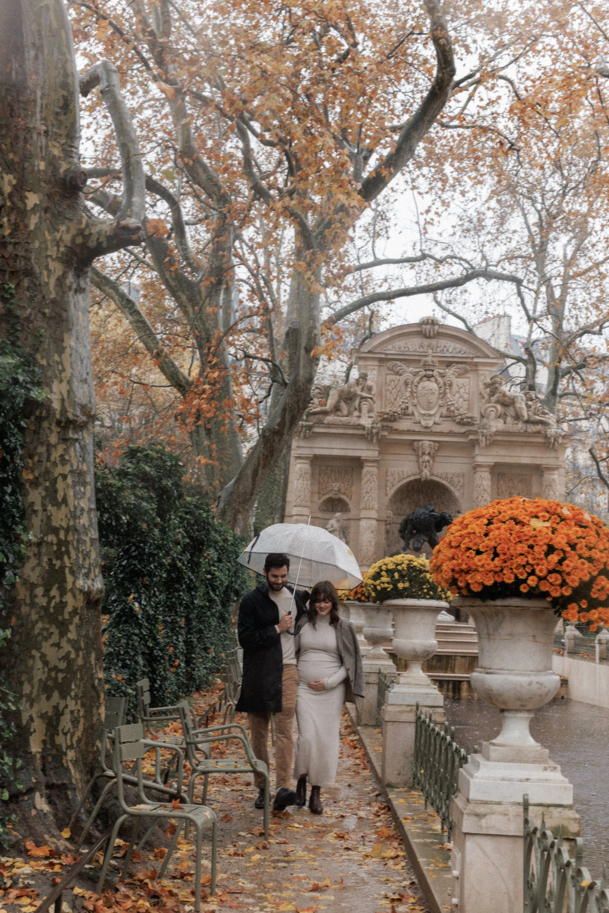 Paris Couple Photography Fall: Pregnancy Announcement In Jardin du Luxembourg