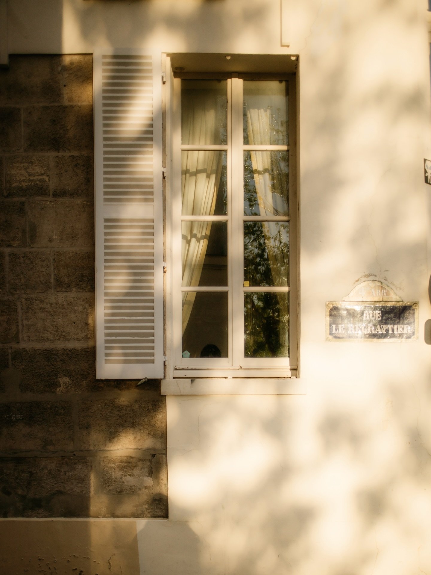 Paris - &Icirc;le-Saint-Louis / April 28, 2024

Roughly 2 months ago, I started having intense feelings about Paris. Missing immensely the city where so much transformative life, growth and miraculous healing happened.

The feelings made me ready to 