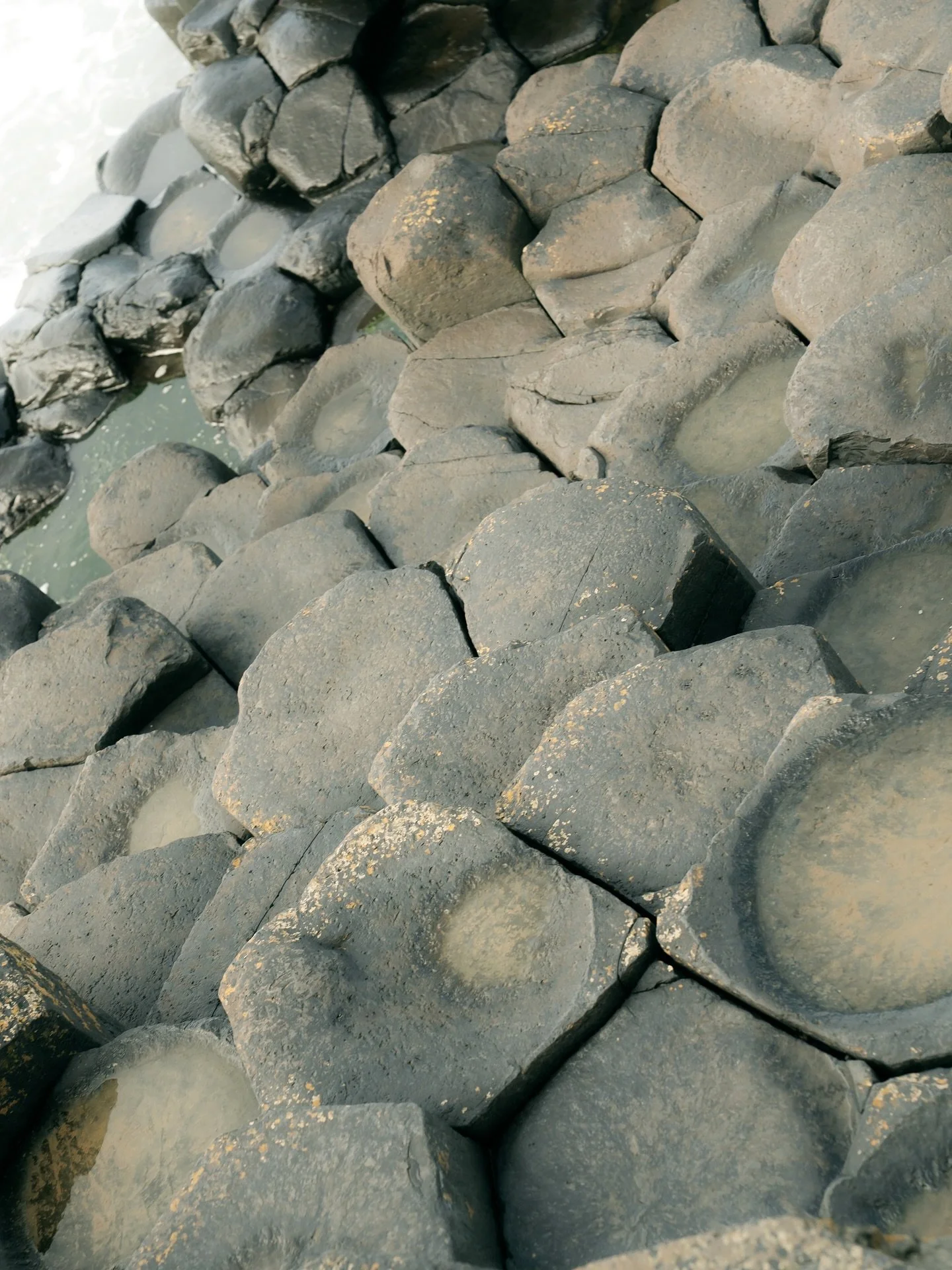 Giant&rsquo;s Causeway, Northern Ireland - March 2025

#ireland #northernireland #giantscauseway #irelandtravel #irelandgram #irelandphotography