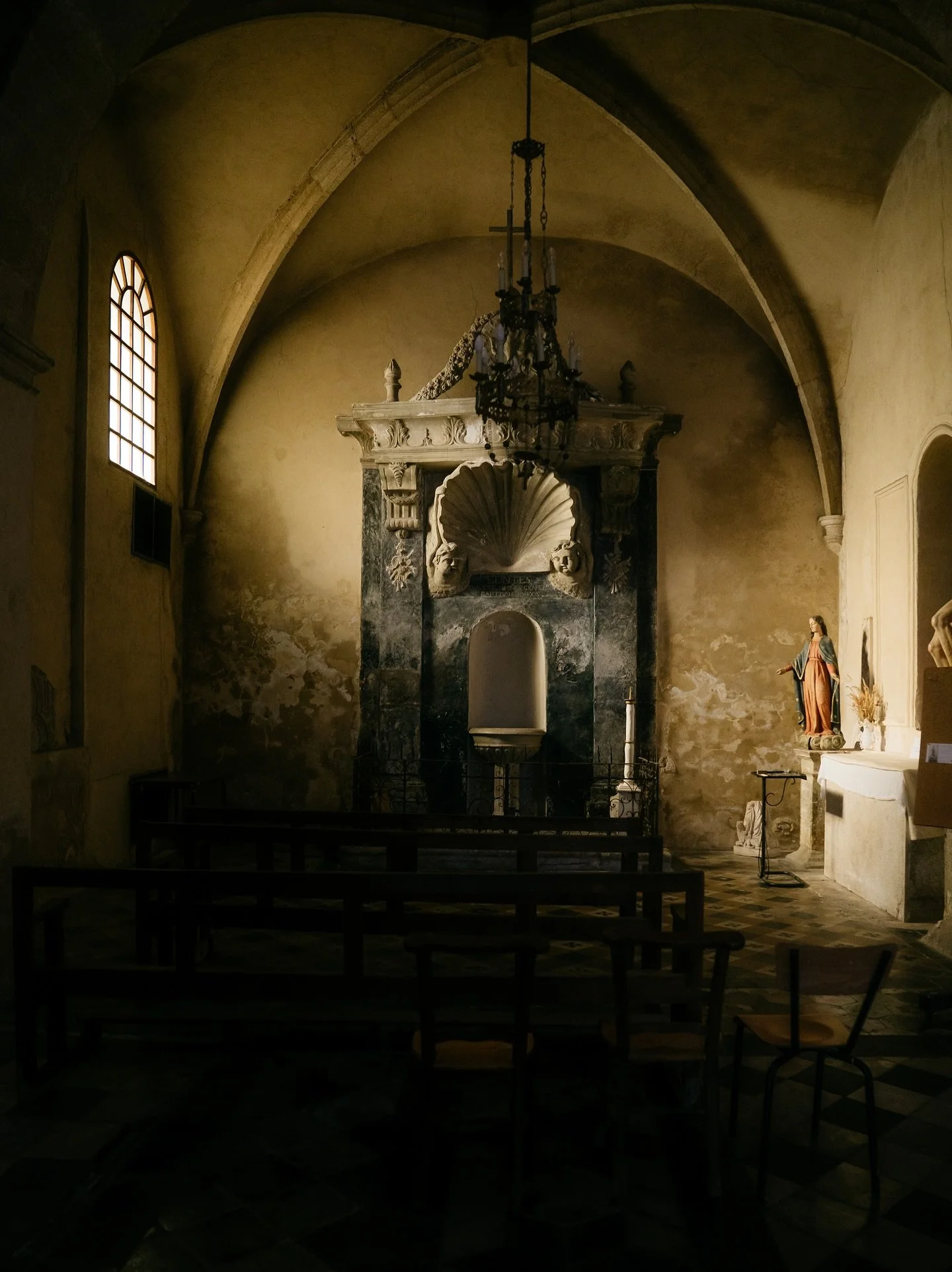 &Eacute;glise Notre-Dame de Beaulieu in Cucuron
Luberon - Provence - June 2025

#cucuron #luberon #provence #oldchurches