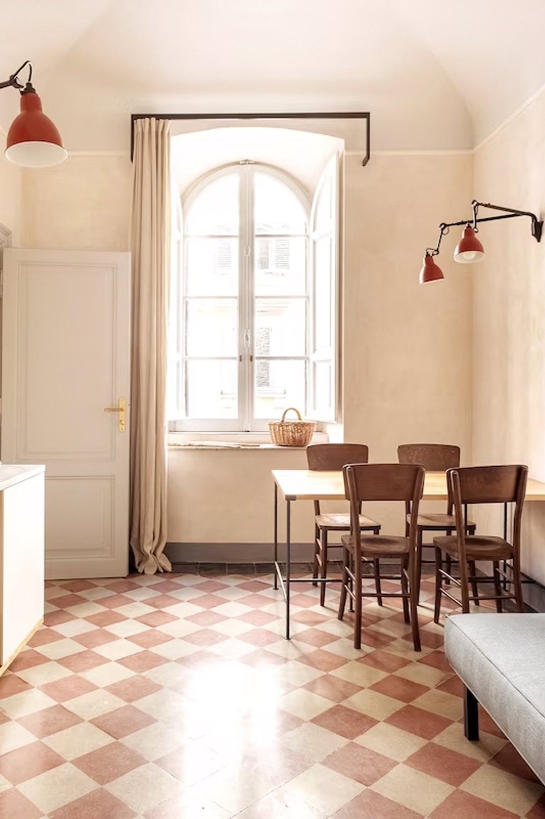 Best Airbnbs in Rome: Vuotopieno Casa Sand Roma