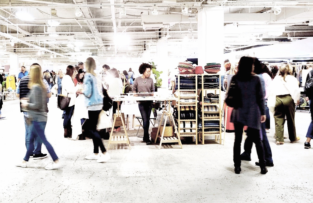 Vendor%2Band%2BShoppers%2B-%2Bwide%2B.jpg
