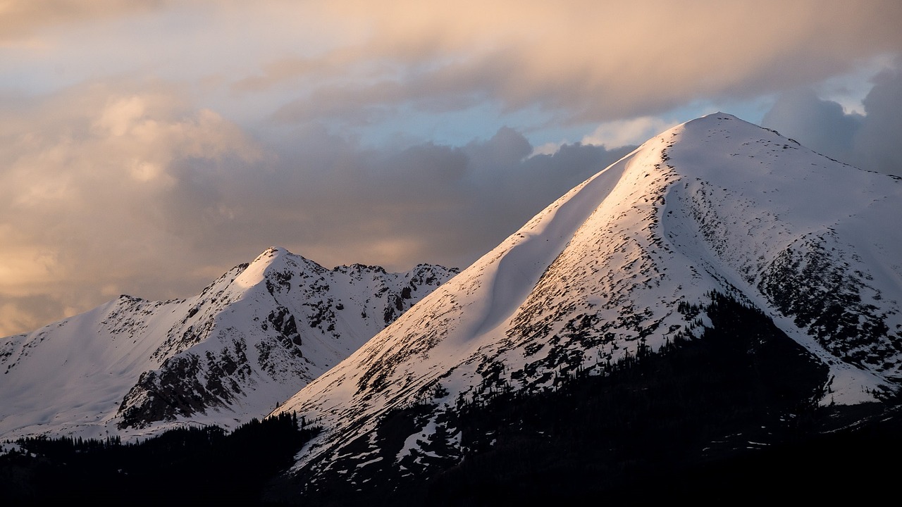mountains-1564020_1280.jpg