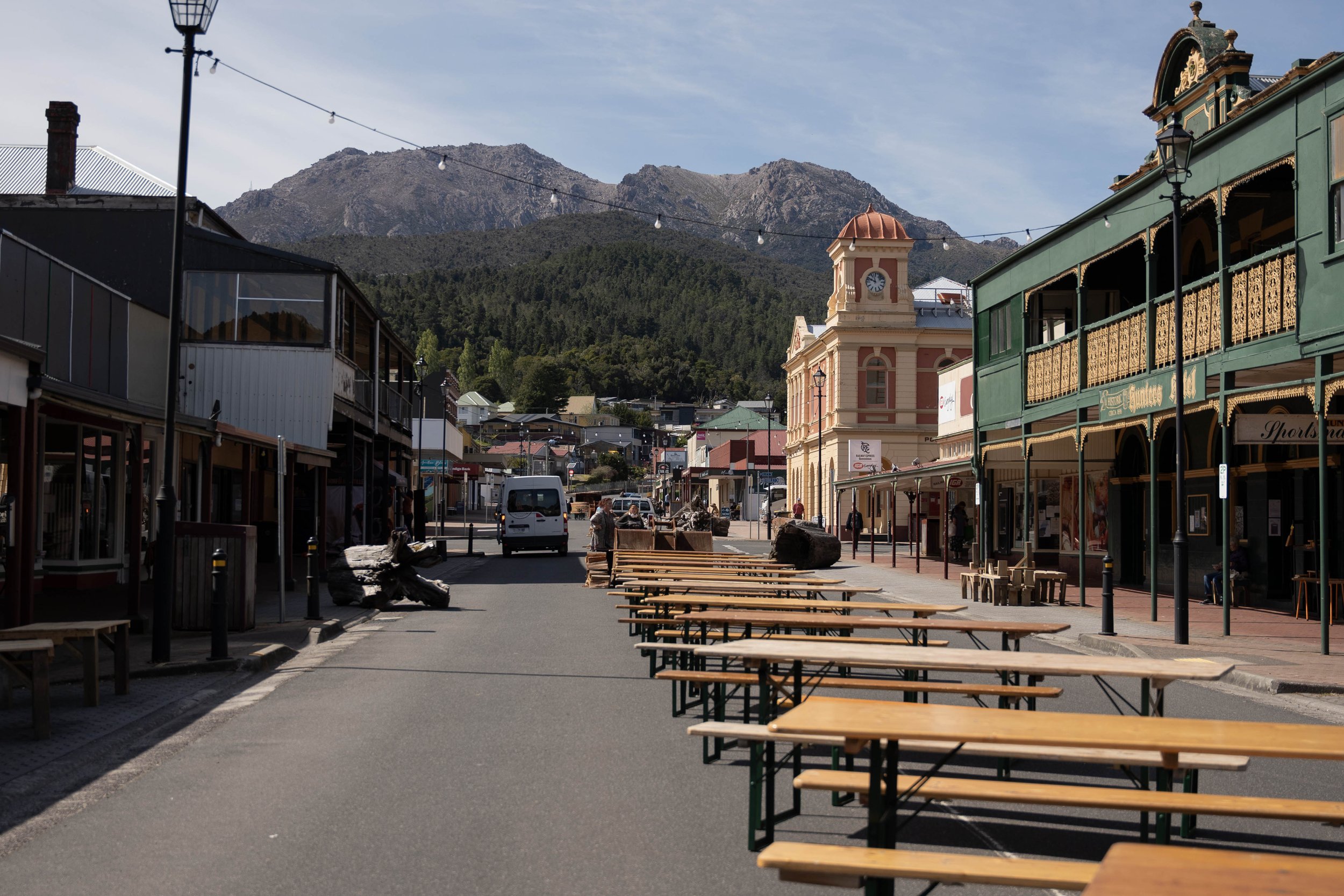 Art festival invigorating old Tasmanian mining town | ABC News