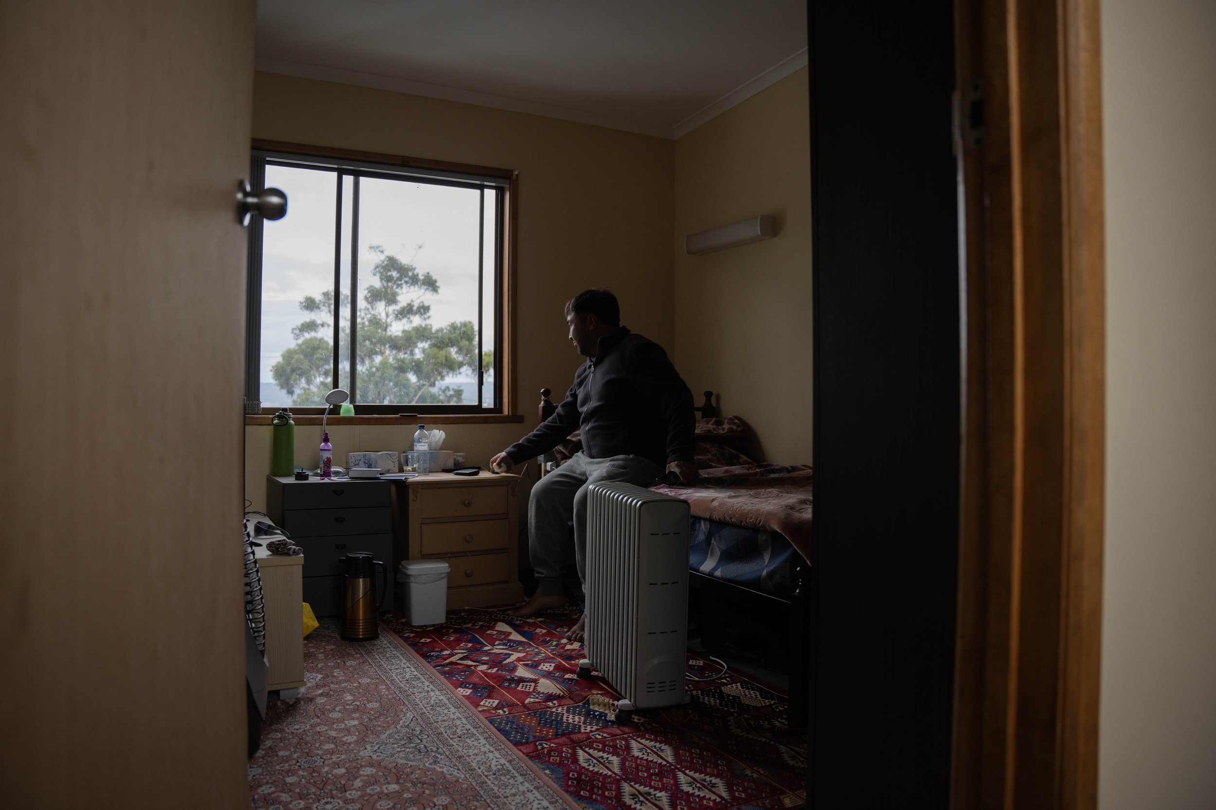 Refugee Mohammad finally reunited with his family in Australia after more than a decade | ABC News