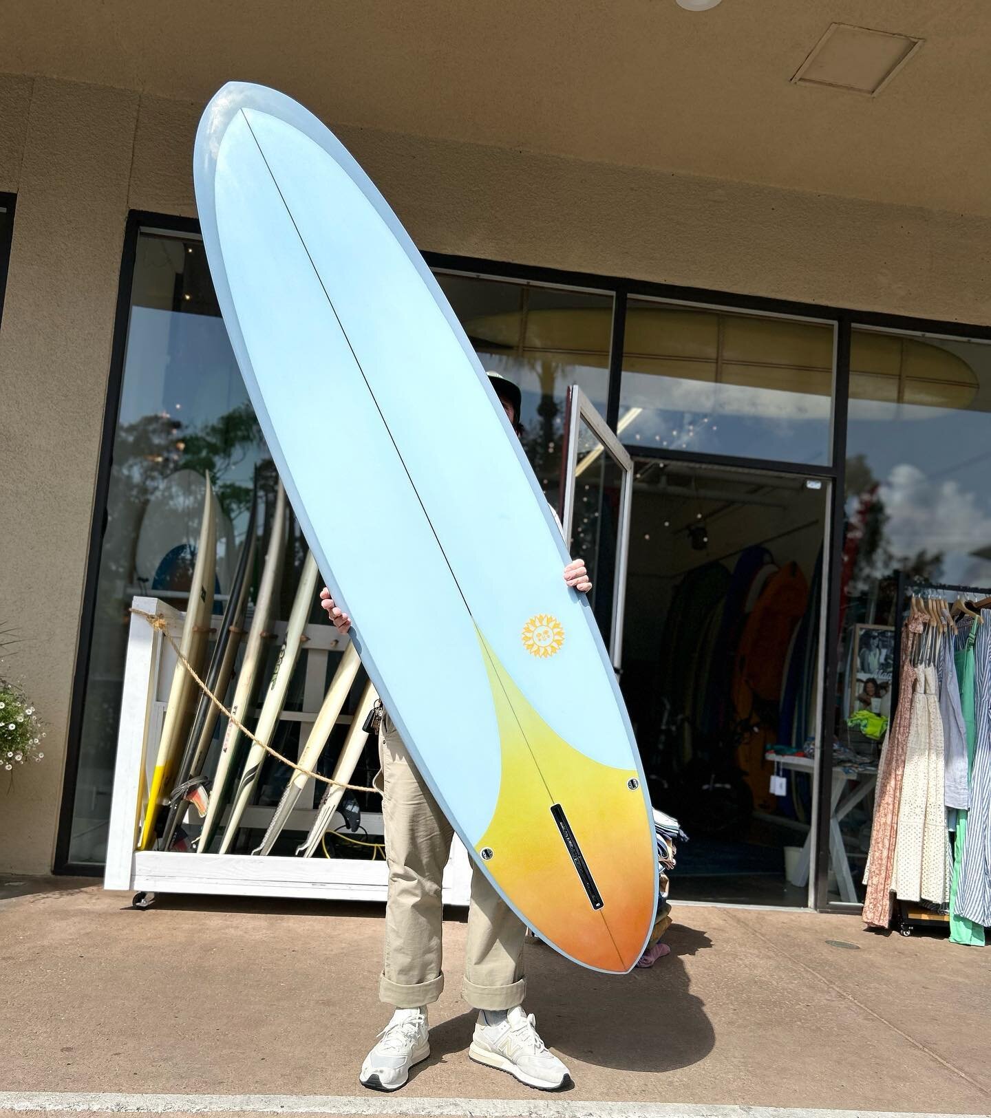 Mistress Drop in Malibu at @seansoulsurf // Both have custom tail patch gradient color work by myself // Sanded Gloss // Full Resin Colorwork // 2x6oz Deck / 6oz Bottom:: 
Blue :: 7&rsquo;6 w/ FCS tabs
Green: 7&rsquo;10 
.
.
Glassing by #oceanworksgl