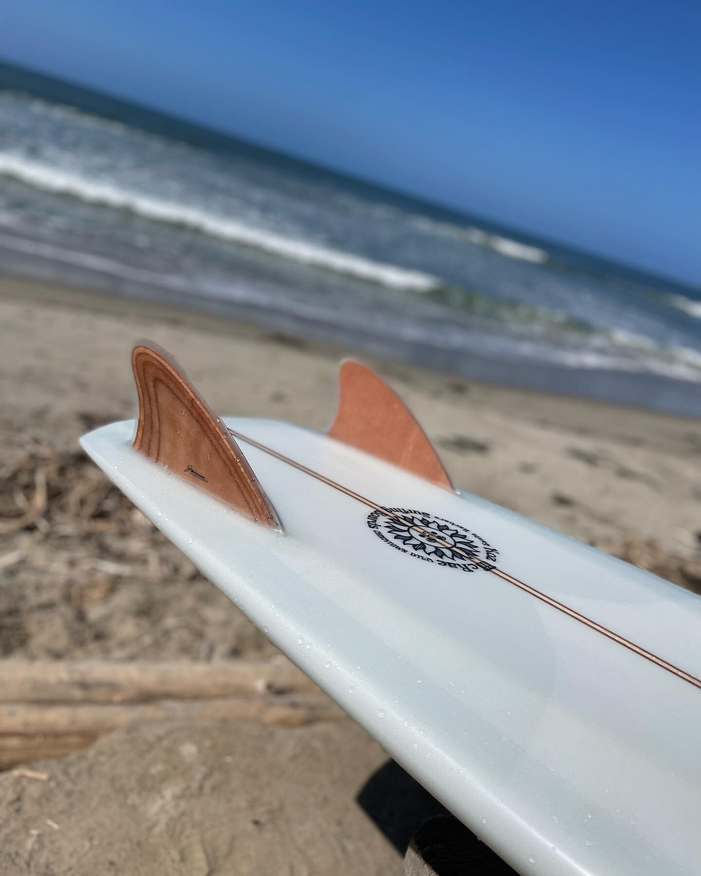 The Giant - 8&rsquo;0
.Paddle / Speed / Glide.  #summeriscoming
.
.
#handshaped #surfcraft #letsparty