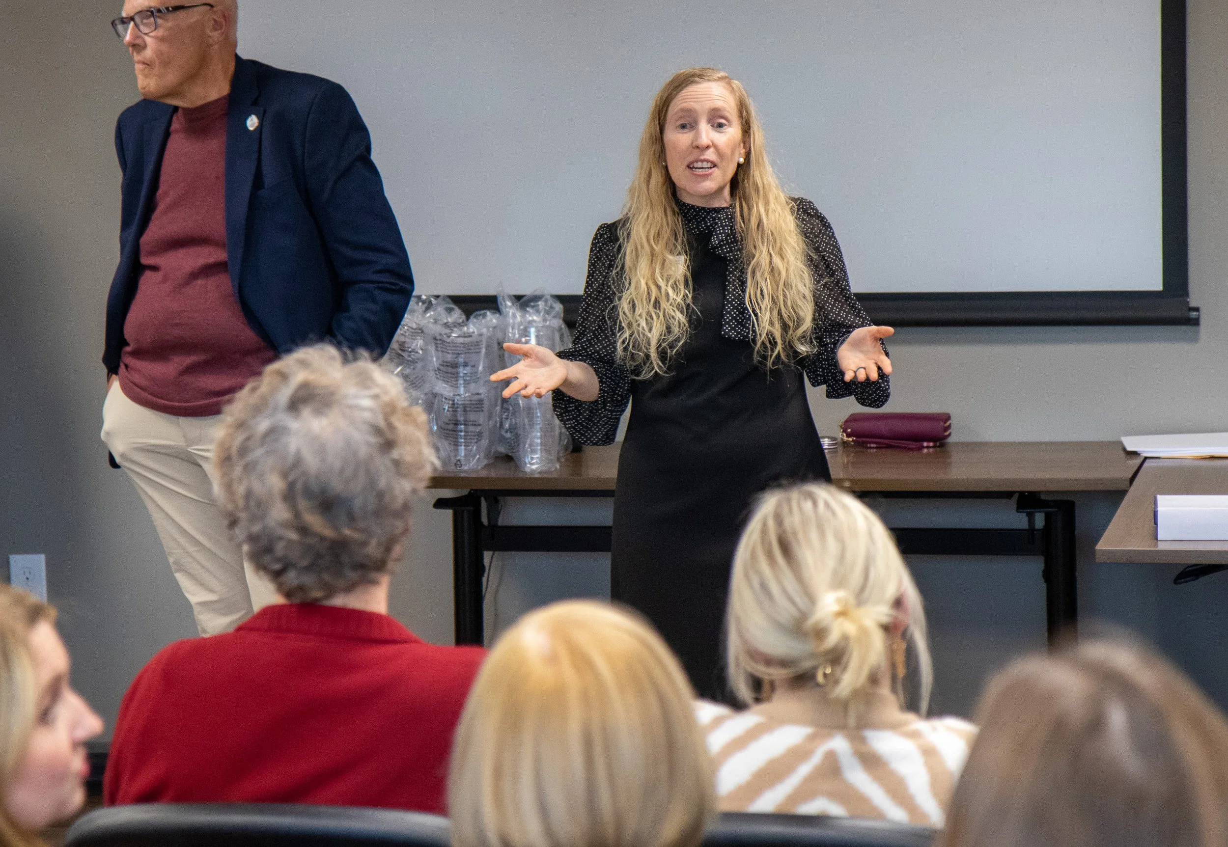 CASA of Lexington Executive Director Melynda Jamison speaks to new CASA volunteers during the Feb. 28 swearing in ceremony.