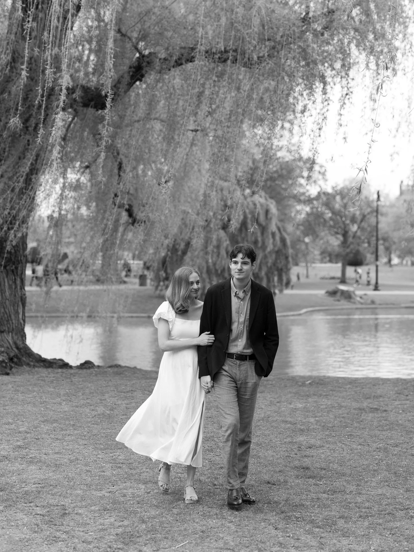 Happy wedding weekend to Emily &amp; Ben! So ready to celebrate with yall!🍾

#bostonwedding #bostonweddingphotographer #newyorkweddingphotographer #weddingonfilm #bostonengagementphotos #weddinginspo