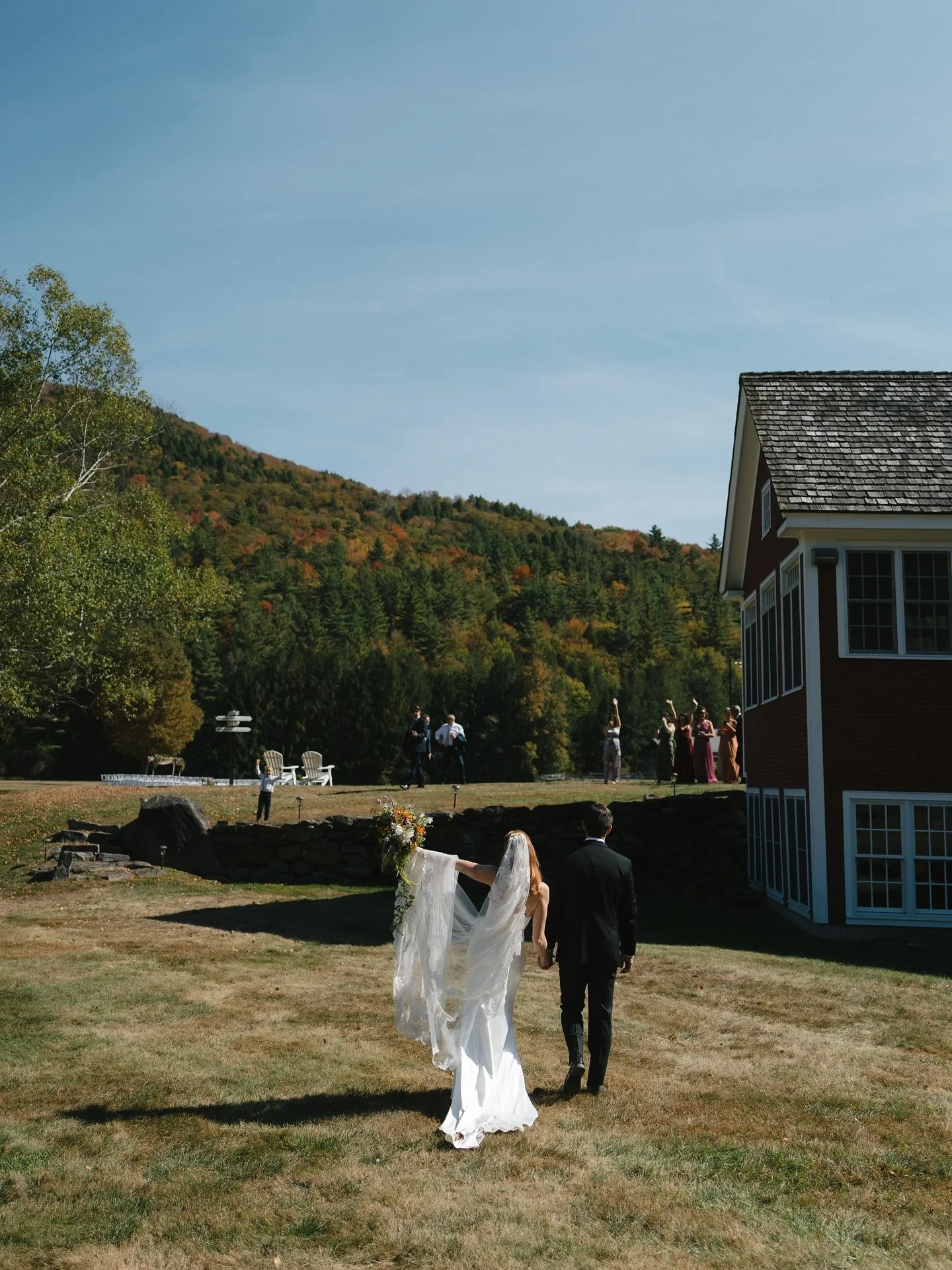 A truly special weekend with Lauren &amp; Ethan. We couldn&rsquo;t have asked for a better setting as Summer turned to Fall in the rolling hills of Vermont. From their rehearsal dinner to the end of the wedding night, the weekend was full of exciteme