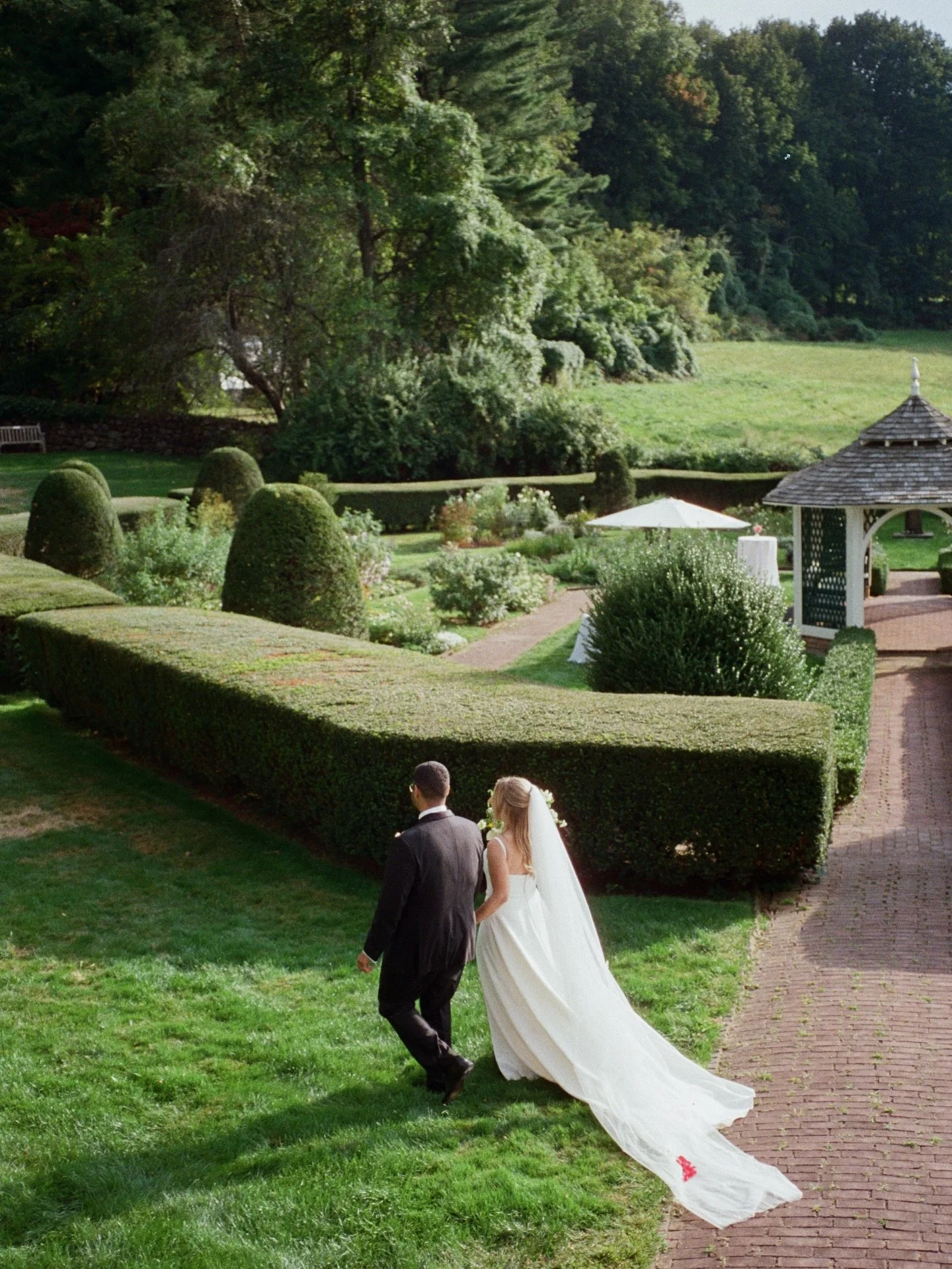 Kate &amp; Evan at the lovely Hill-Stead Museum