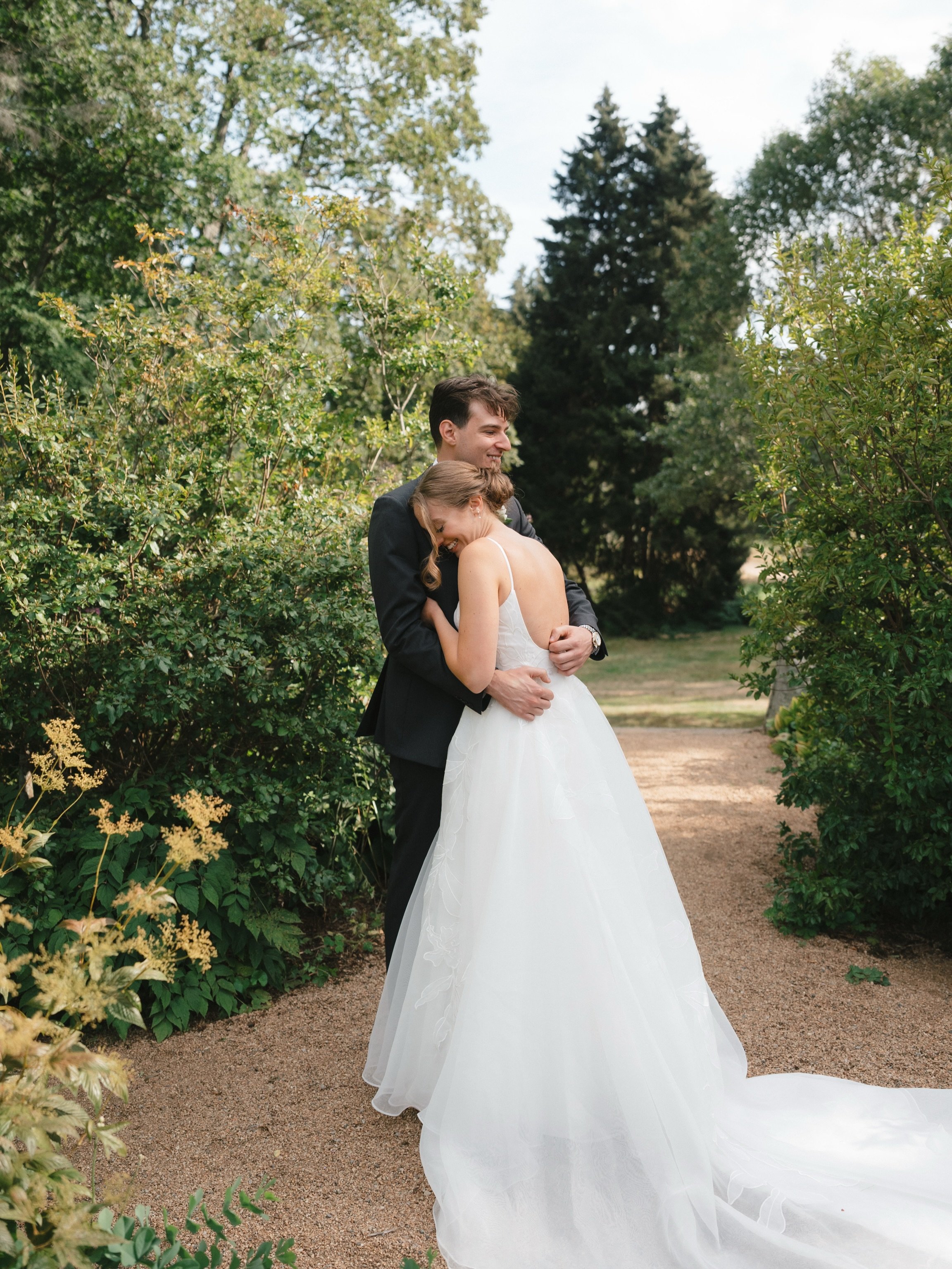 After all the planning and preparation, the wedding day can feel like it&rsquo;s flying by. There&rsquo;s nothing like a quiet moment with your person before walking down the aisle to slow things down and melt the nerves away🖤