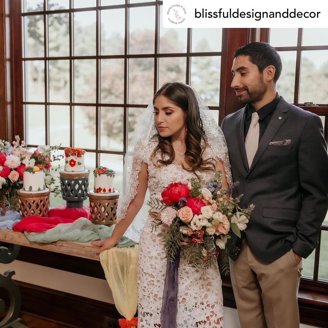 REPOST&bull; @blissfuldesignanddecor Longing for warmer days with rich vibrant colors like our copper and navy mini cake holders. Still amazed by the perfect embroidery style and cake artistry by @rosevanillava that matched @loudoundfloral stunning f