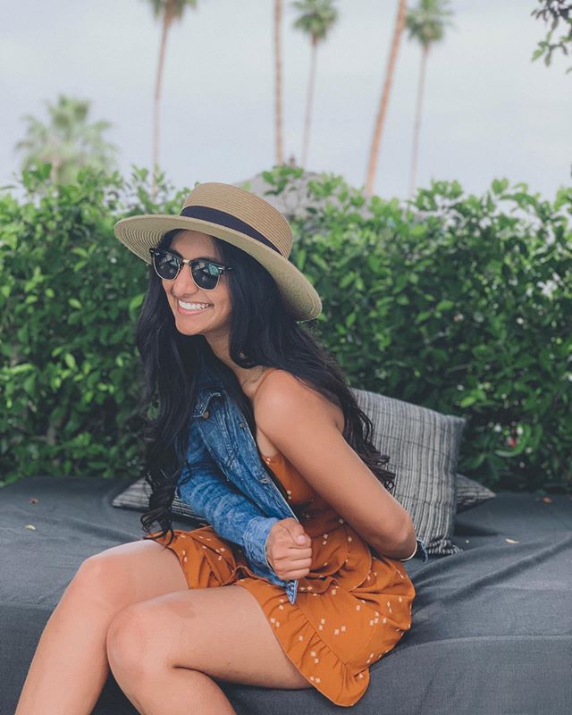 Palm Springs chillin&rsquo; &amp; here I am: leg burns, scars, big nose, and all.✨.
🙇🏽&zwj;♀️.
Aside from this pic, idk ya&rsquo;ll&mdash; do any of you also have those days where you just want to cancel everything because you don&rsquo;t feel pret