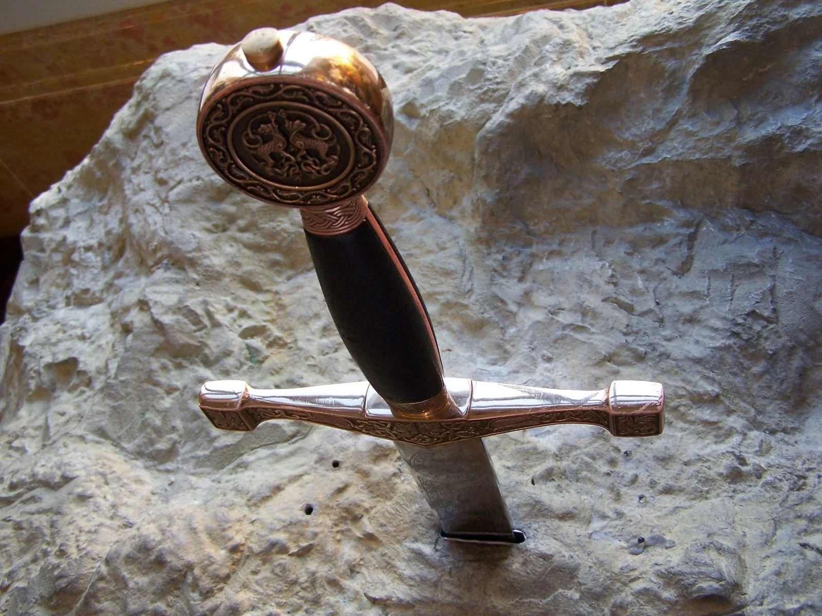 king-arthur-s-sword-in-the-rock-1231796-1600x1200.jpg